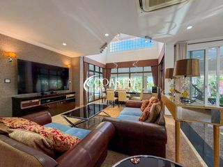 Casa en alquiler de 4 habitaciones en Bang Lamung, Chonburi