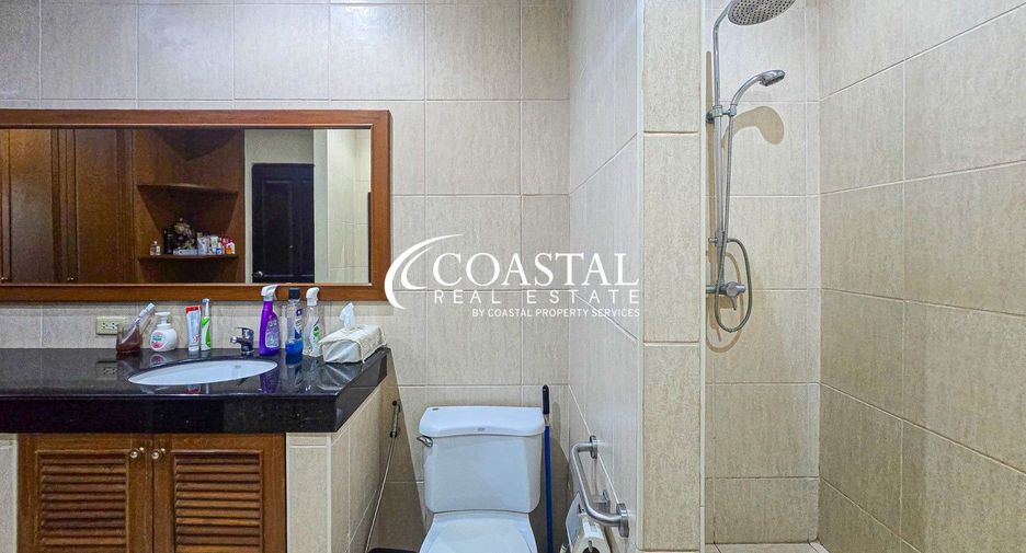 For sale 4 bedrooms house in Huay Yai, Pattaya