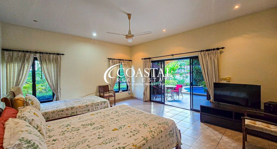 For sale 4 bedrooms house in Huay Yai, Pattaya
