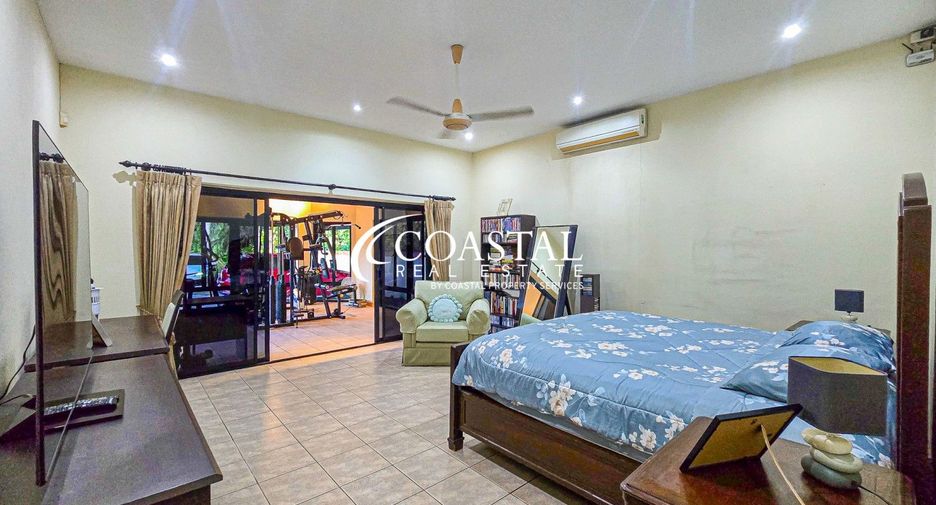 For sale 4 bedrooms house in Huay Yai, Pattaya