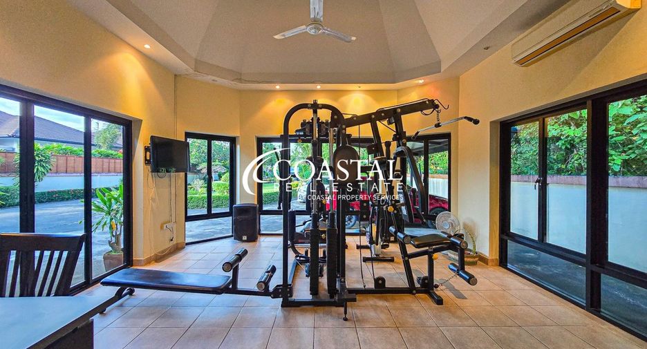 For sale 4 bedrooms house in Huay Yai, Pattaya