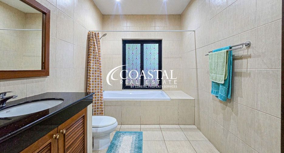 For sale 4 bedrooms house in Huay Yai, Pattaya