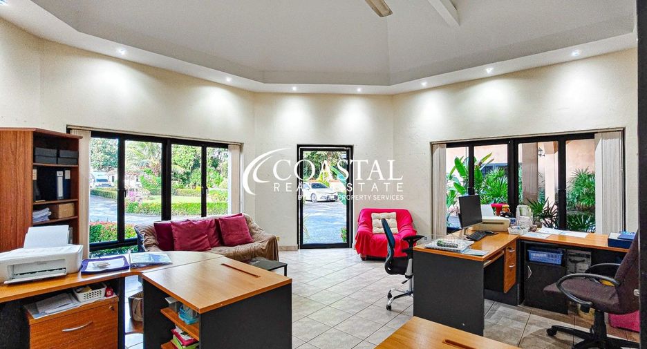 For sale 4 bedrooms house in Huay Yai, Pattaya