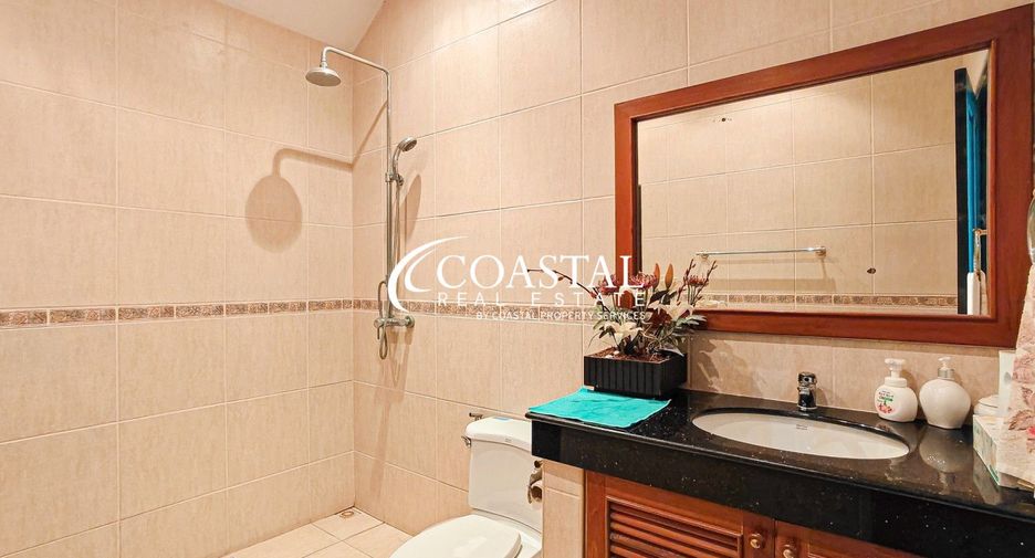 For sale 4 bedrooms house in Huay Yai, Pattaya