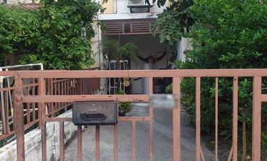 For sale 4 ベッドルーム townhouse in Khlong Sam Wa, Bangkok