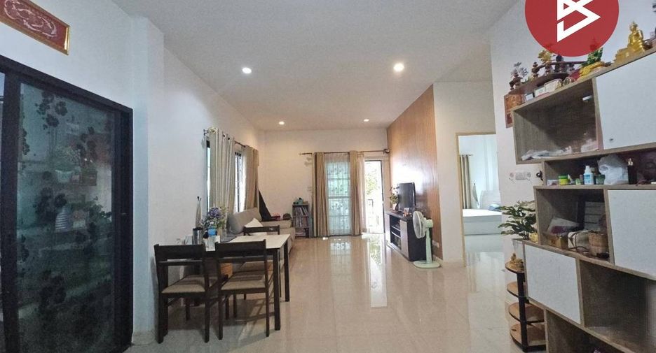 À vendre 2 chambres maison à Phan Thong, Chonburi