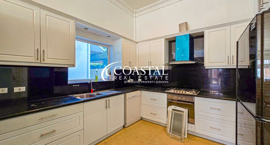 For sale 5 bedrooms house in Bang Lamung, Chonburi