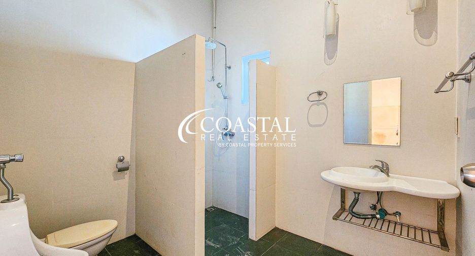 For sale 5 bedrooms house in Bang Lamung, Chonburi