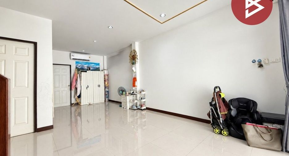 出售 4 卧室 联排别墅 在 Mueang Samut Sakhon, Samut Sakhon