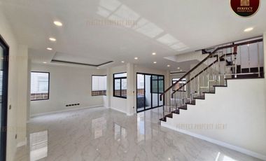 For sale 3 bedrooms house in Bang Phli, Samut Prakan