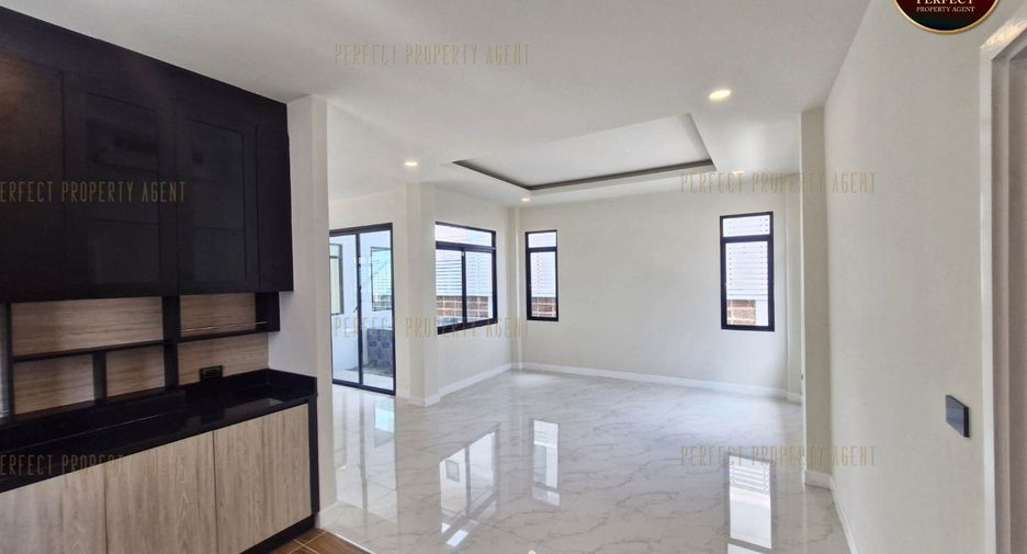 For sale 3 bedrooms house in Bang Phli, Samut Prakan