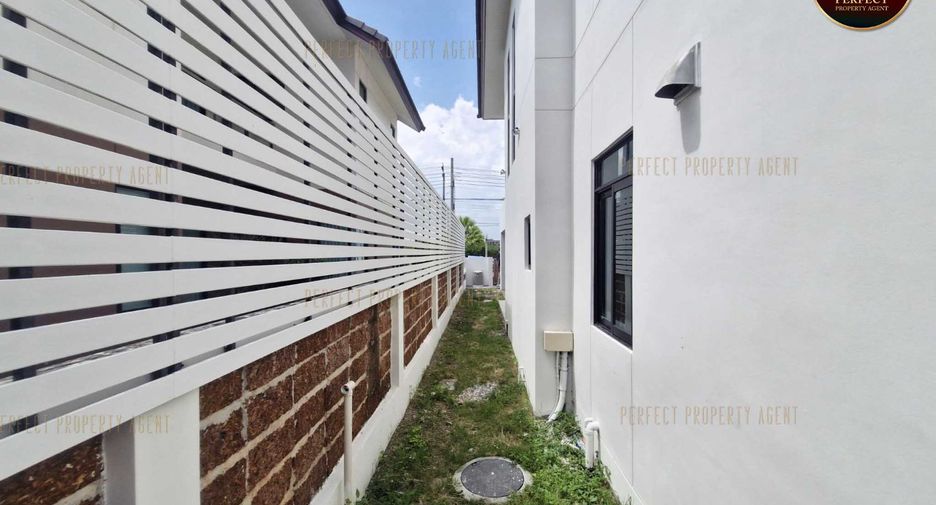 For sale 3 bedrooms house in Bang Phli, Samut Prakan