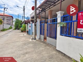 For sale 3 ベッドルーム townhouse in Sam Phran, Nakhon Pathom