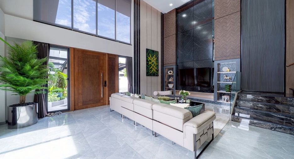 Villa en venta de 6 habitaciones en Bang Lamung, Chonburi