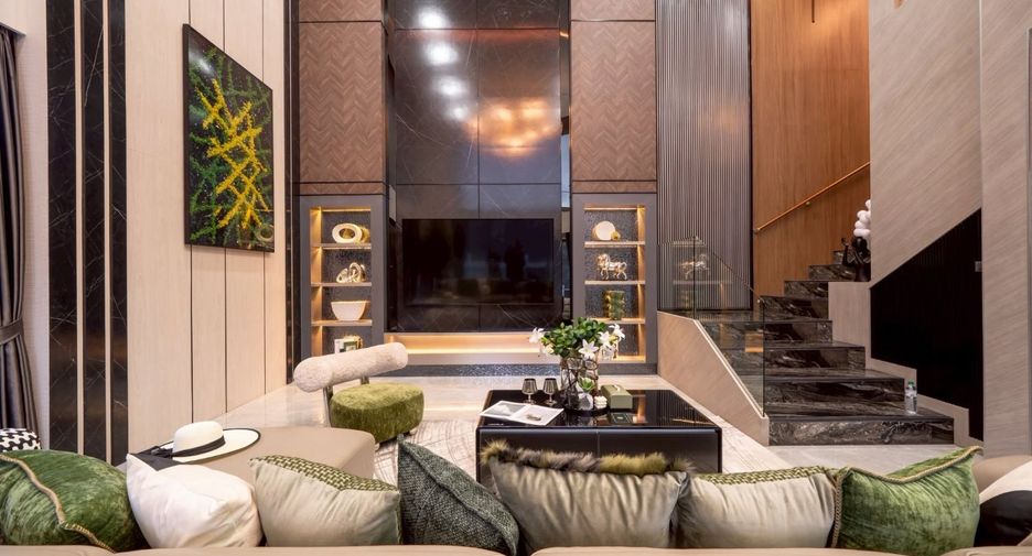 Villa en venta de 6 habitaciones en Bang Lamung, Chonburi