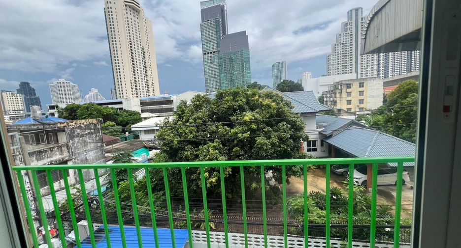 Local comercial en alquiler de 4 habitaciones en Khlong San, Bangkok