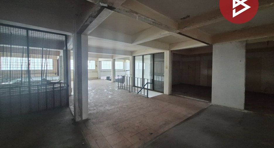 Local comercial en alquiler de 2 habitaciones en Mueang Chon Buri, Chonburi