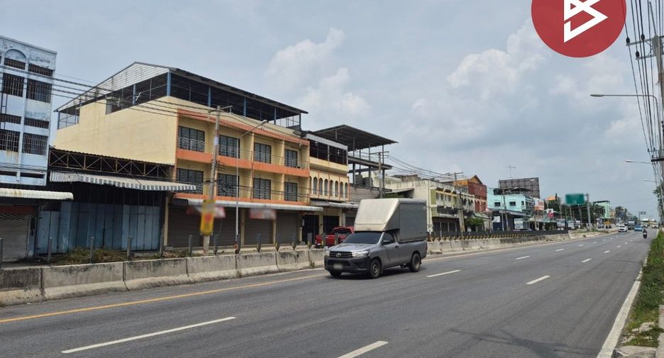 Local comercial en alquiler de 2 habitaciones en Mueang Chon Buri, Chonburi