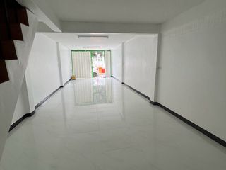 For sale 4 ベッドルーム retail Space in Khlong San, Bangkok