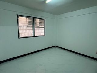 For sale 4 ベッドルーム retail Space in Khlong San, Bangkok