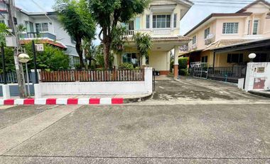 Haus zum Kauf mit 3 Zimmer in Min Buri, Bangkok