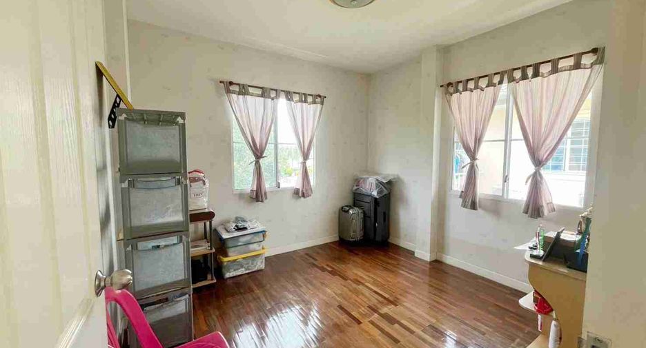 Haus zum Kauf mit 3 Zimmer in Min Buri, Bangkok