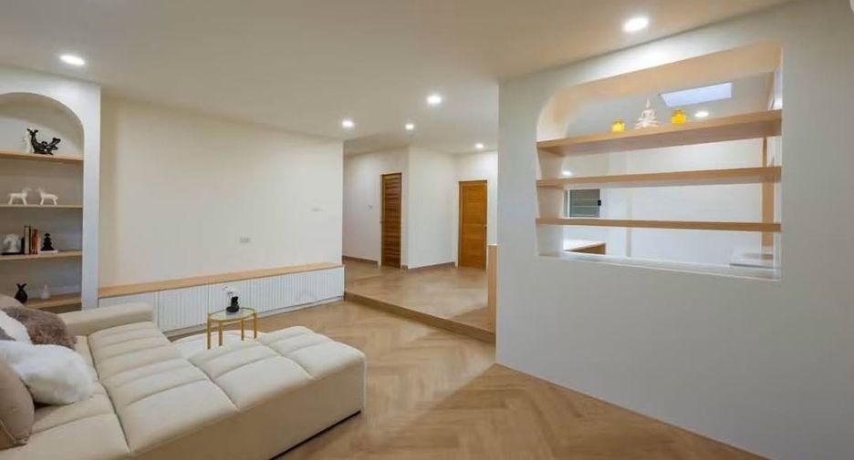 For sale 4 ベッドルーム house in San Kamphaeng, Chiang Mai