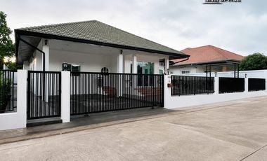 Haus zur Miete mit 4 Zimmer in Bang Lamung, Chonburi