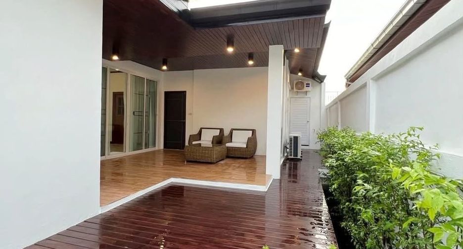 Haus zur Miete mit 4 Zimmer in Bang Lamung, Chonburi
