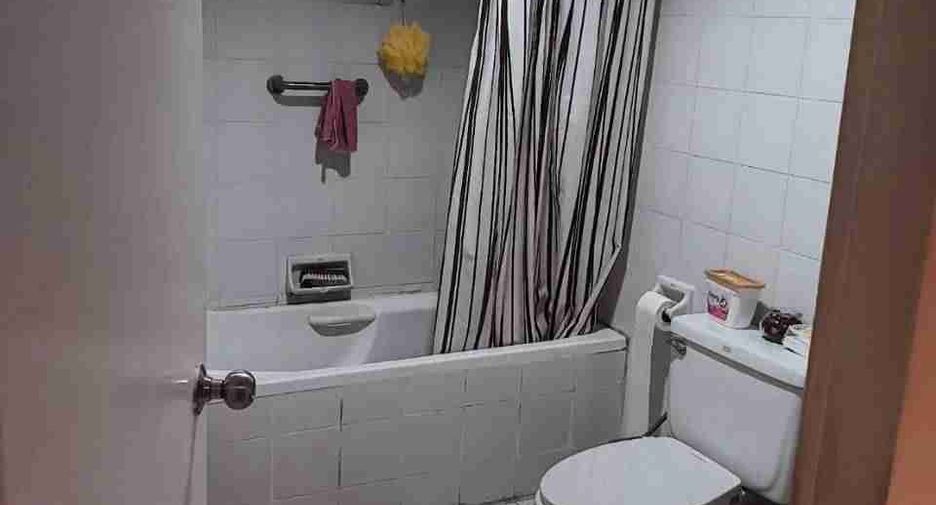 À vendre 2 chambres condo à Khlong Toei, Bangkok