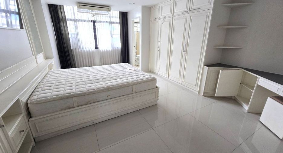 À louer 3 chambres condo à Khlong Toei, Bangkok