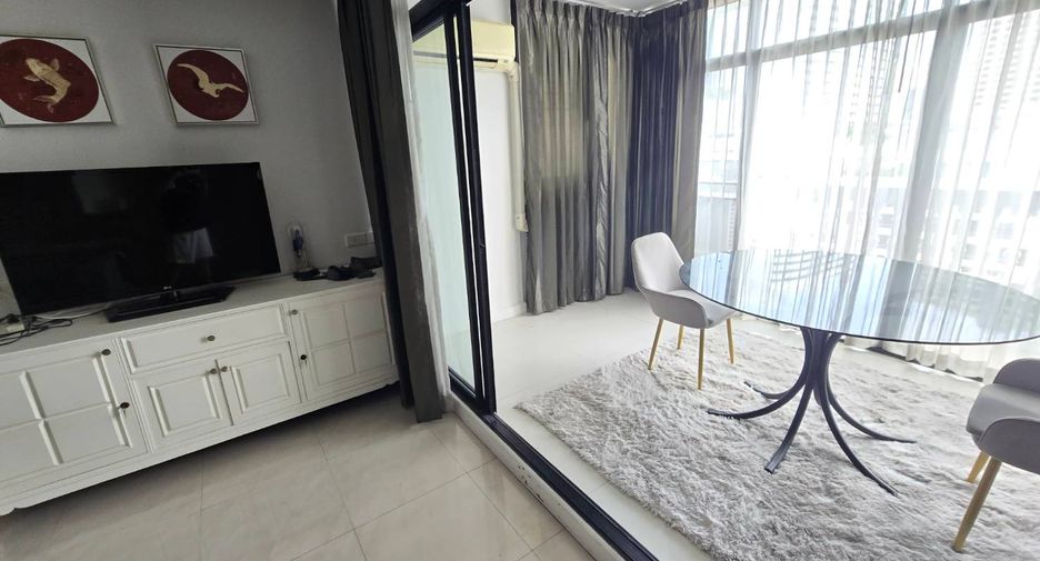 À louer 3 chambres condo à Khlong Toei, Bangkok