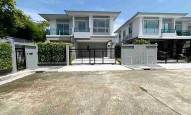 Haus zum Kauf mit 4 Zimmer in Saphan Sung, Bangkok