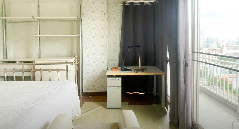 For sale 1 bed condo in Phaya Thai, Bangkok