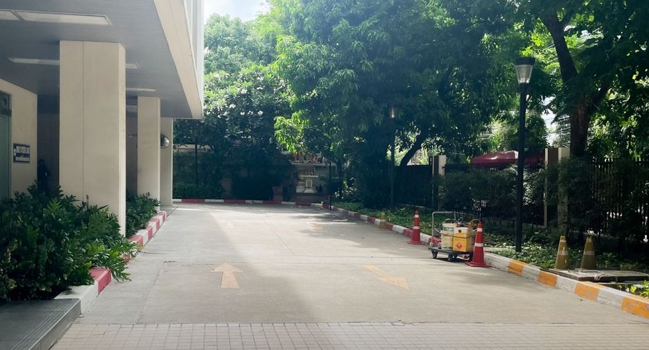 For sale 1 bed condo in Phaya Thai, Bangkok