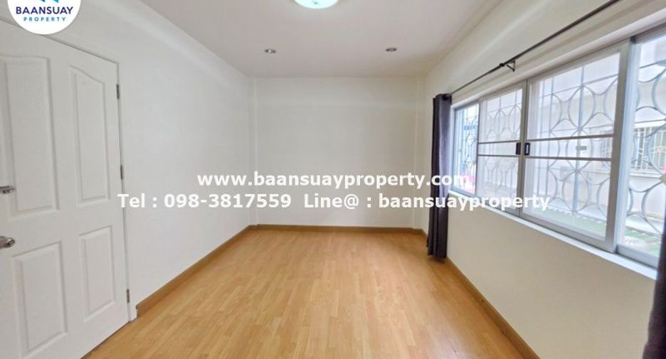 Reihenhaus zur Miete mit 4 Zimmer in Bang Khun Thian, Bangkok