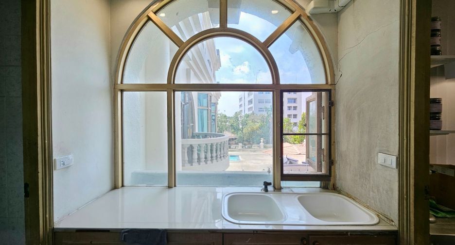 Büro zum Kauf in Suan Luang, Bangkok