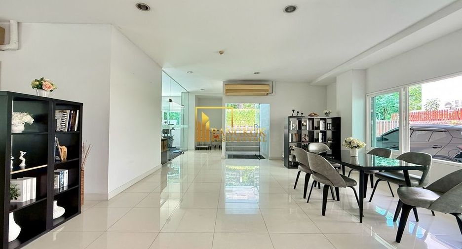 Wohnung zur Miete mit 3 Zimmer in Pathum Wan, Bangkok