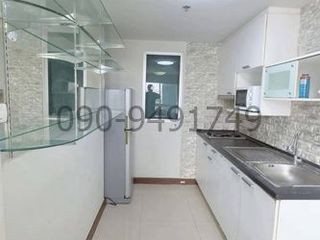 Аренда 2 спальни кондо в Пхра Кханонг, Бангкок