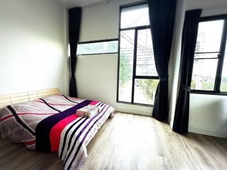 Reihenhaus zur Miete mit 3 Zimmer in Saphan Sung, Bangkok