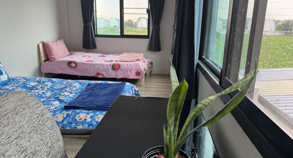 Reihenhaus zur Miete mit 3 Zimmer in Saphan Sung, Bangkok