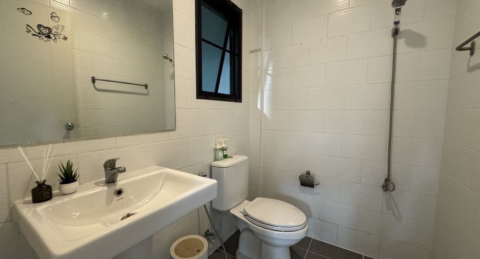 Reihenhaus zur Miete mit 3 Zimmer in Saphan Sung, Bangkok