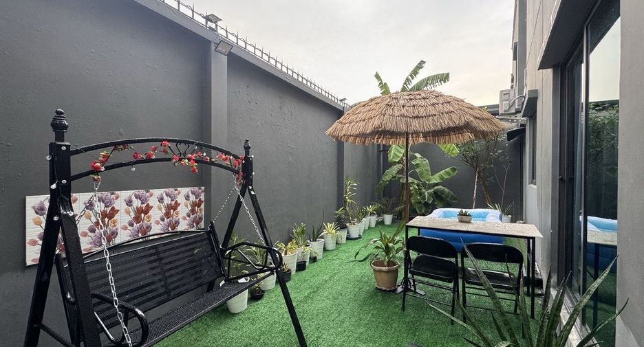 Reihenhaus zur Miete mit 3 Zimmer in Saphan Sung, Bangkok