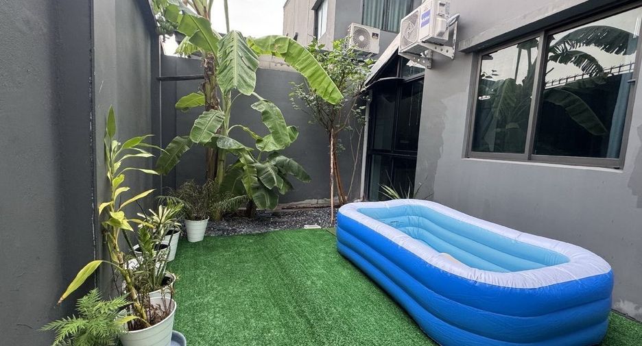 Reihenhaus zur Miete mit 3 Zimmer in Saphan Sung, Bangkok