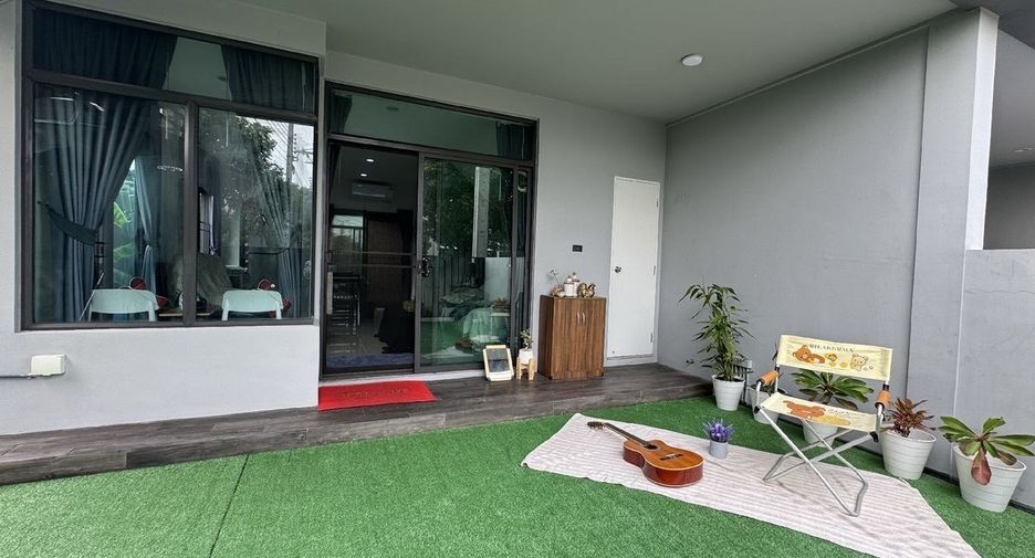 Reihenhaus zur Miete mit 3 Zimmer in Saphan Sung, Bangkok