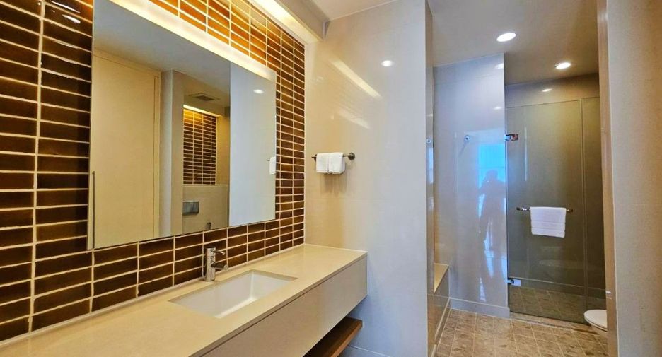 For rent 2 bedrooms serviced apartment in Sathon, Bangkok