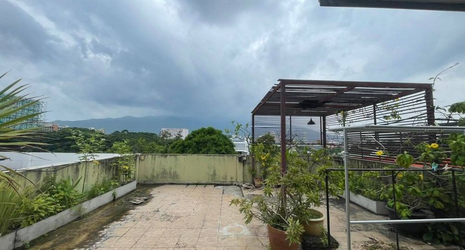 出售 10 卧室 商业空间 在 Mueang Chiang Mai, Chiang Mai