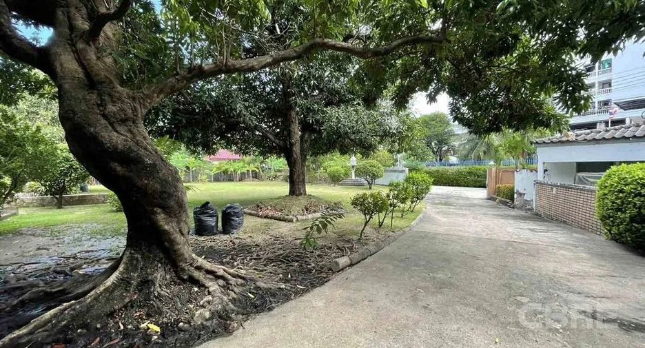 For sale 4 ベッドルーム house in Watthana, Bangkok