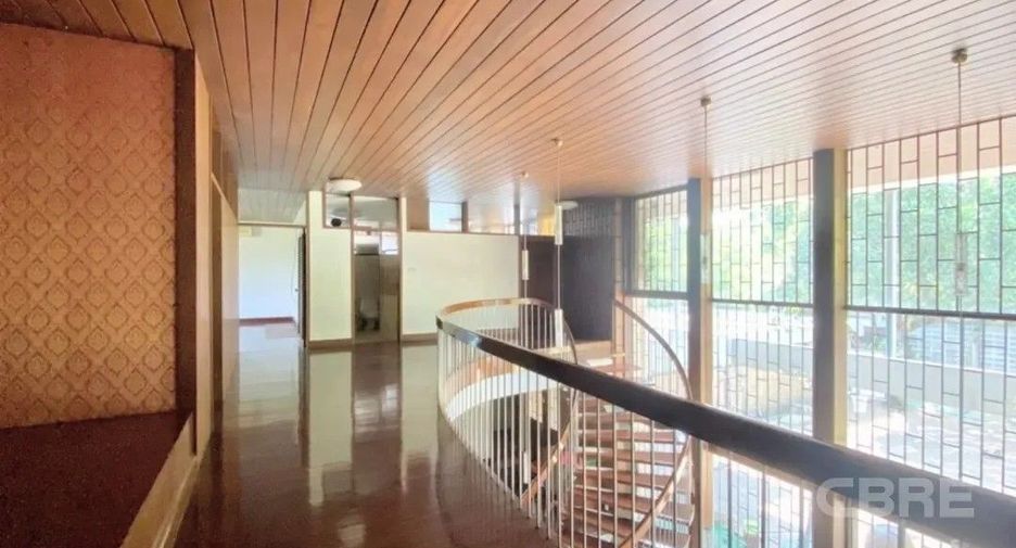 For sale 4 ベッドルーム house in Watthana, Bangkok