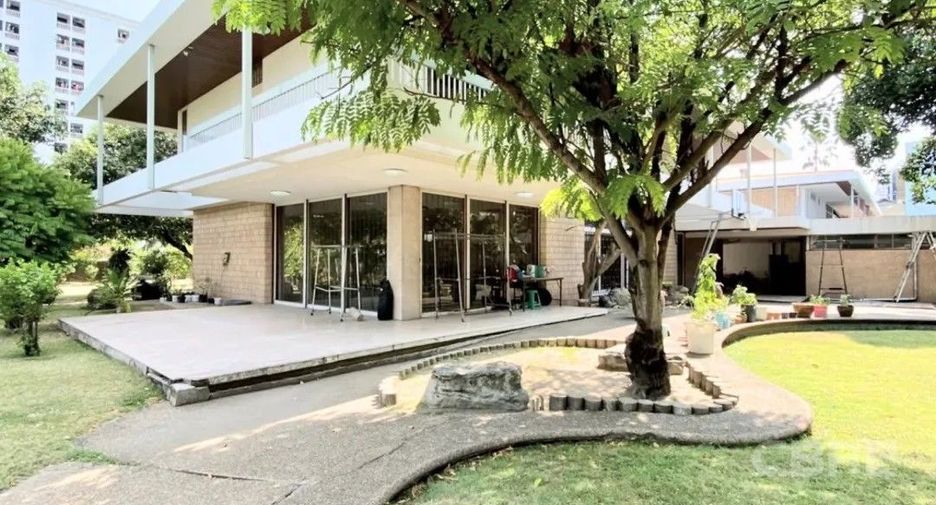 For sale 4 ベッドルーム house in Watthana, Bangkok